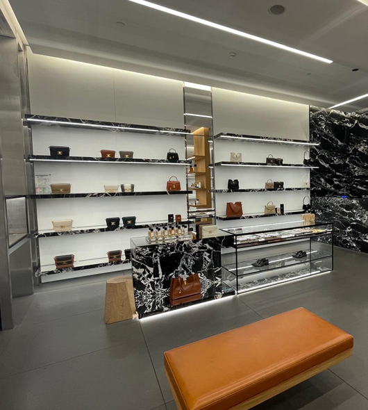 Céline visuel store contact.png