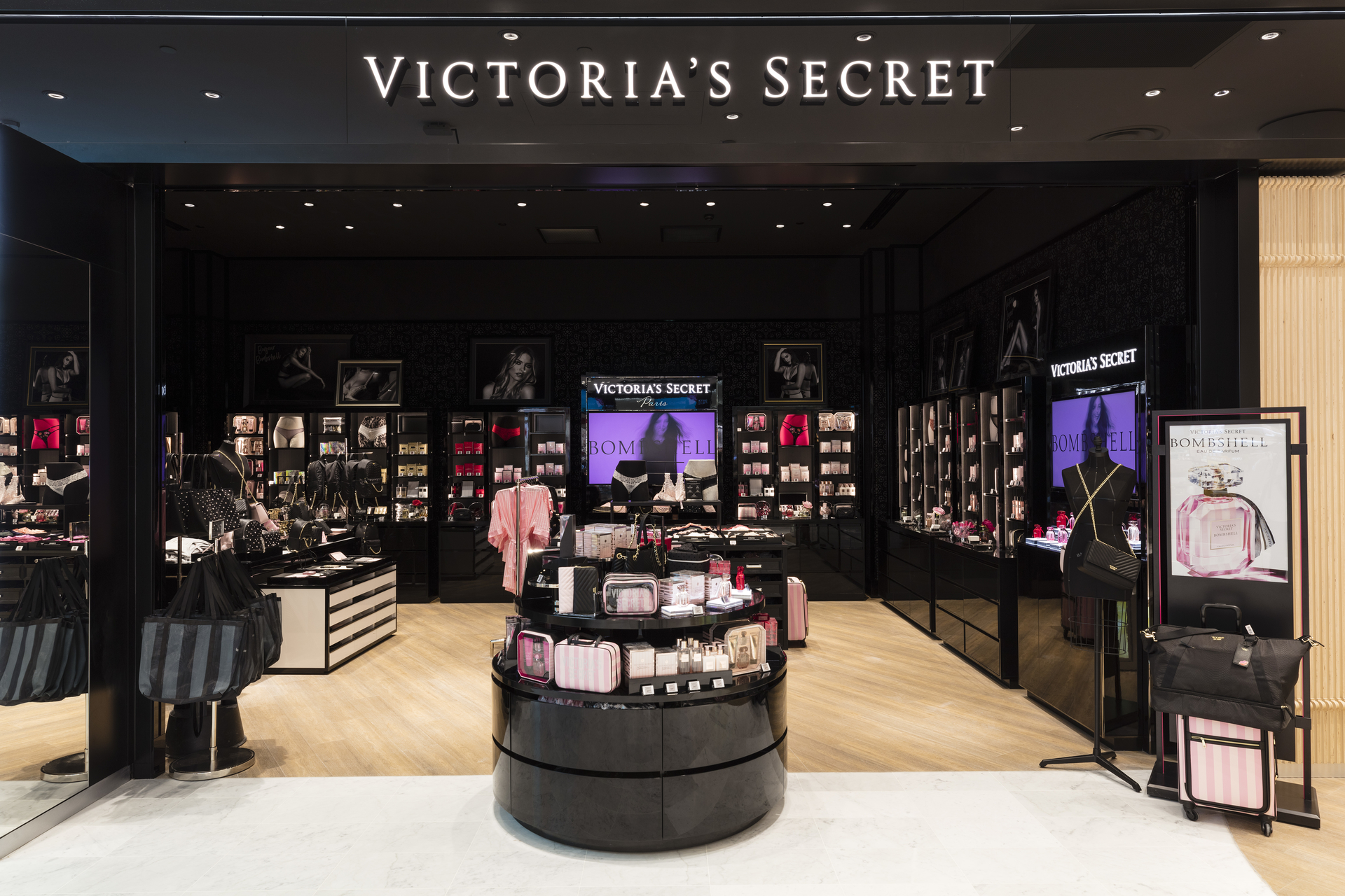 Victorias Secret boutique CDG2BD.jpg