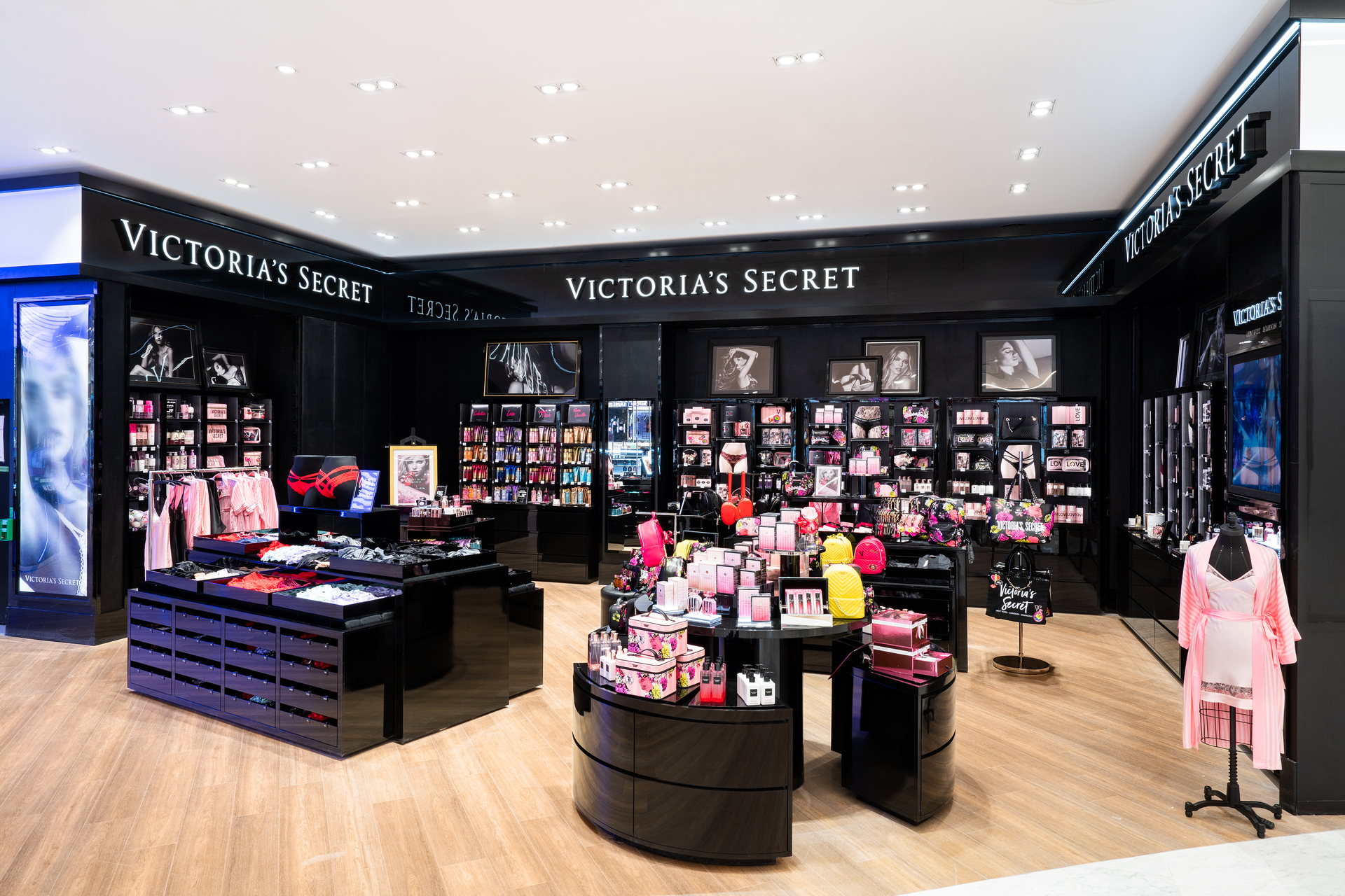 Victorias Secret boutique ORLY3.jpg